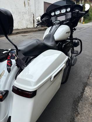 HARLEY-DAVIDSON STREET GLIDE SPECIAL 